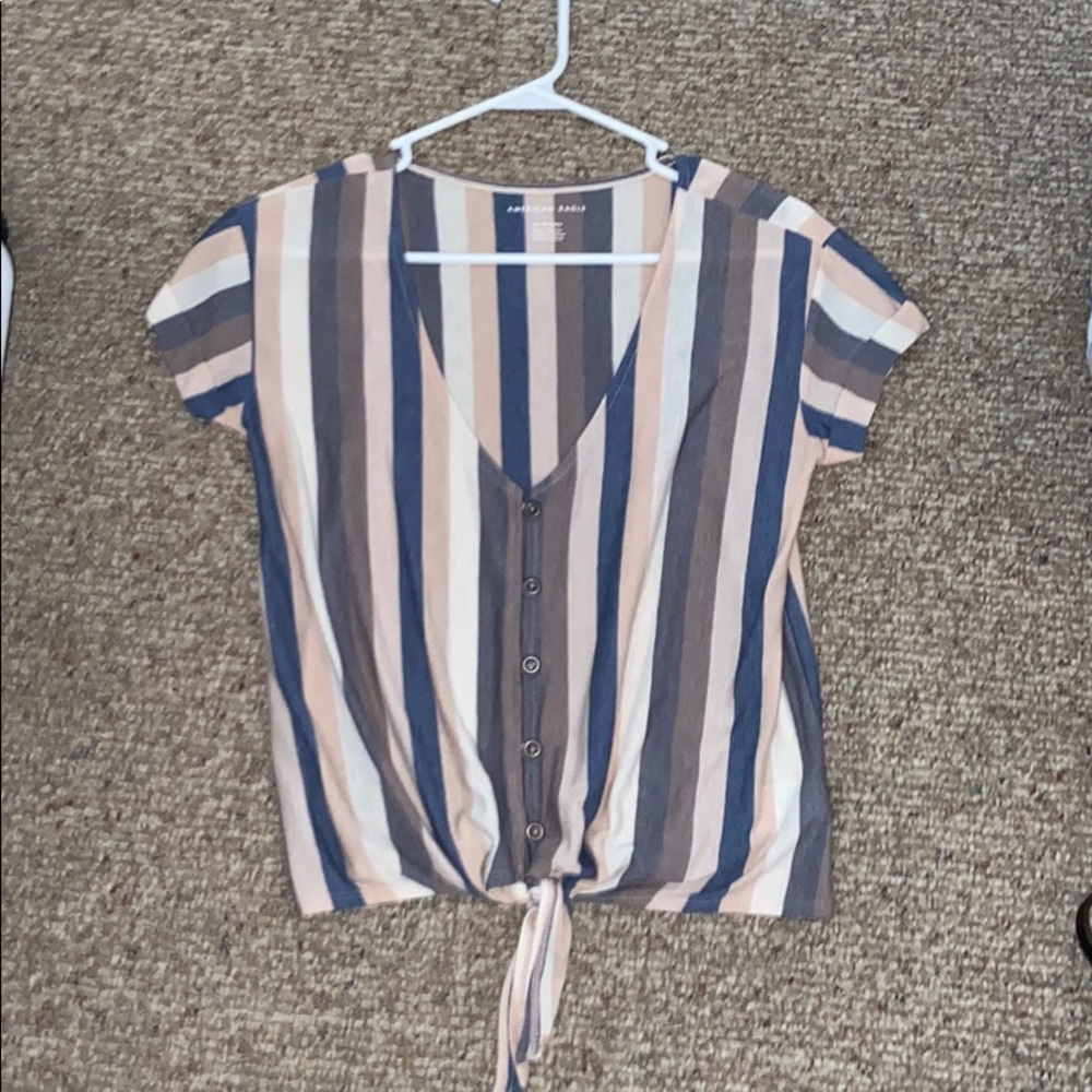 American Eagle button up tied tee